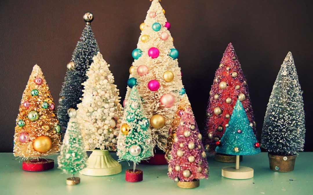 Bottle brush Christmas trees are a simple decoration full of big Christmas spirit. (Image courtesy of Pinterest)