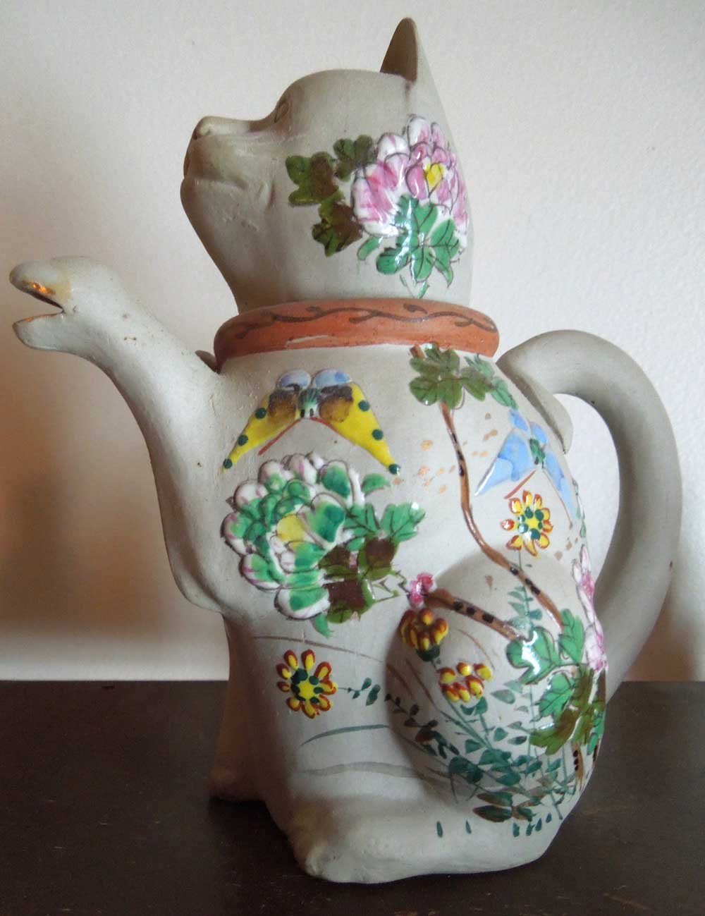 antique Japanese Banko “Beckoning Cat” teapot