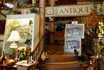 Finding Antiques With a Good Eye