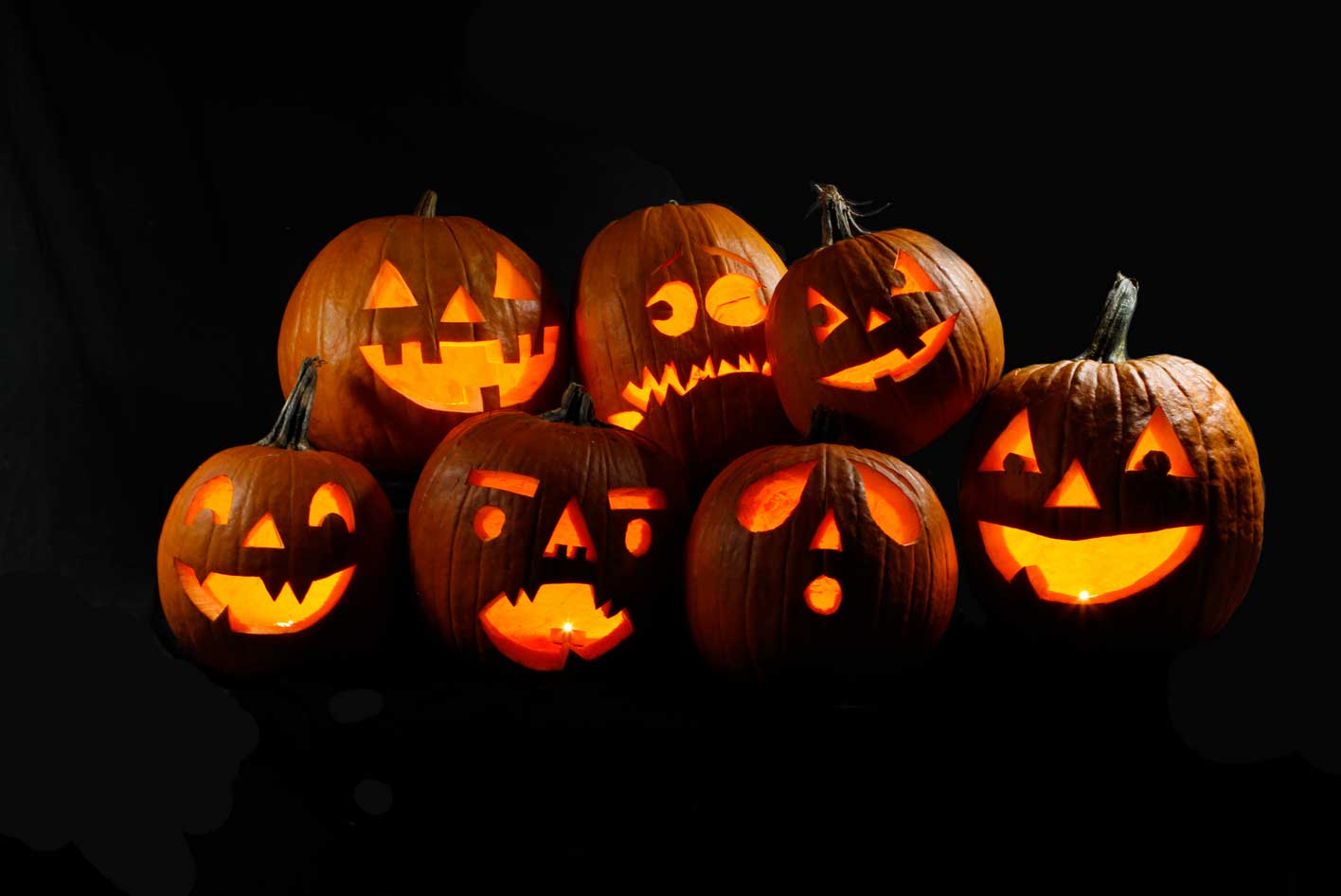 A real cut-up Jack-o’-lanterns bring whimsy, fright to Halloween
