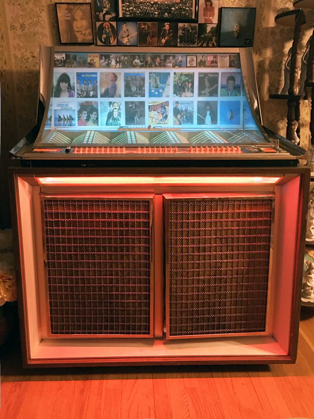 1961 Seeburg LP Console jukebox