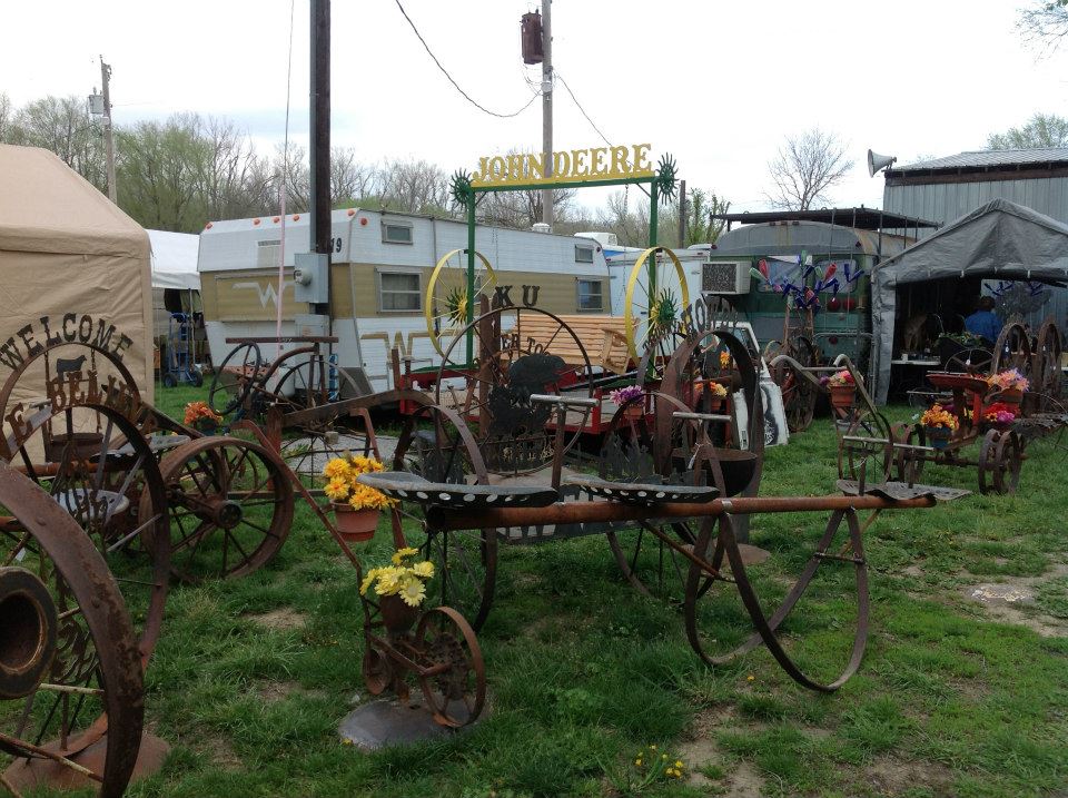 Sellers and buyers ready to descend on tiny town for big flea market