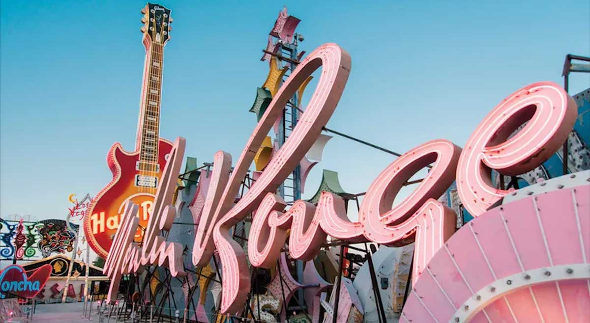 Moulin Rouge sign