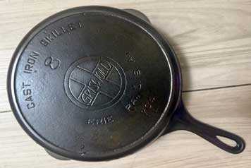 Finding Antiques With a Good Eye