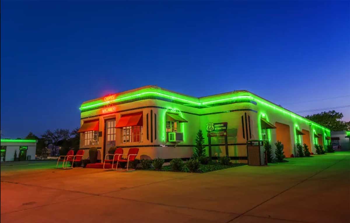 Boots Court Motel in Carthage, MO,
