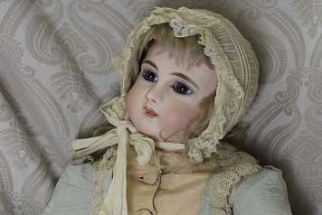 small_AntiqueFrenchBisqueDoll Finding Antiques With a Good Eye