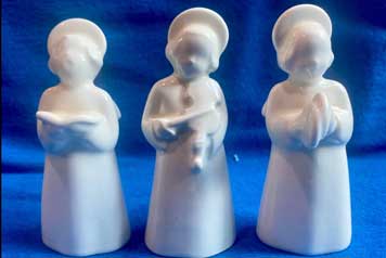 small_Angels Finding Antiques With a Good Eye